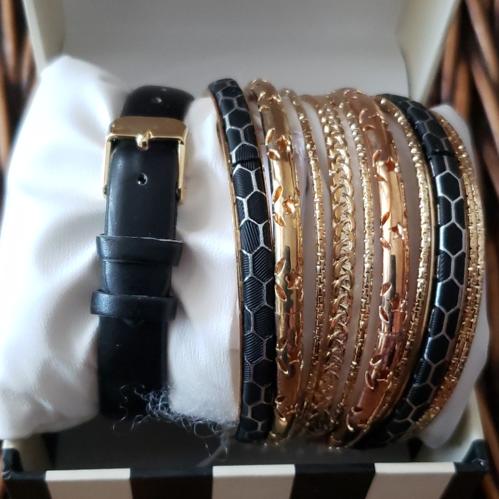 Jewelry - Picture 3 of 4